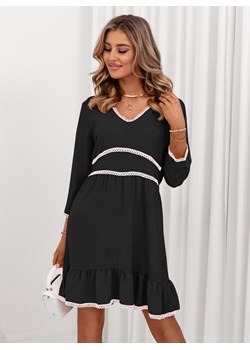 Czarna sukienka z koronkowymi wstawkami Cecillee - czarny ze sklepu pakuten.pl w kategorii Sukienki - zdjęcie 170737528