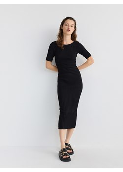Reserved - Prążkowana sukienka midi - czarny ze sklepu Reserved w kategorii Sukienki - zdjęcie 170738907