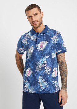Shirt polo z nadrukiem w hawajskim stylu ze sklepu bonprix w kategorii T-shirty męskie - zdjęcie 170741387