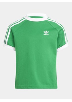 adidas T-Shirt adicolor 3-Stripes IR6896 Zielony Loose Fit ze sklepu MODIVO w kategorii T-shirty chłopięce - zdjęcie 170744946