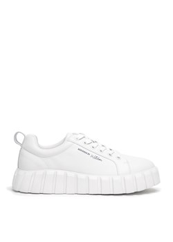 Damskie sneakersy skórzane na grubej podeszwie proste białe ze sklepu WITTCHEN w kategorii Buty sportowe damskie - zdjęcie 170751006