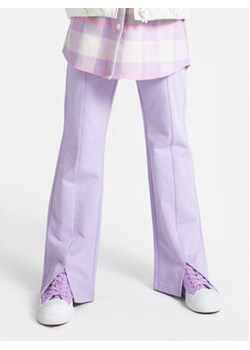 Coccodrillo Spodnie materiałowe WC4122701GEJ Fioletowy Regular Fit ze sklepu MODIVO w kategorii Spodnie dziewczęce - zdjęcie 170752958