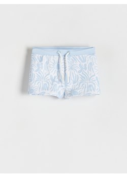 Reserved - Kolorowe szorty kąpielowe - jasnoniebieski ze sklepu Reserved w kategorii Kąpielówki chłopięce - zdjęcie 170767125