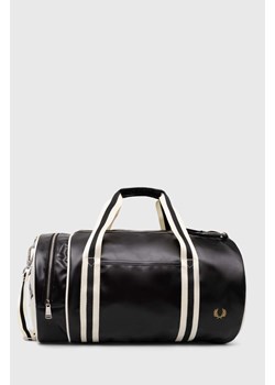 Fred Perry torba Classic Barrel Bag kolor czarny L7255.D57 ze sklepu PRM w kategorii Torby podróżne - zdjęcie 170770236