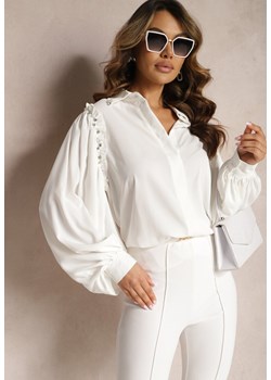 Biała Koszula w Stylu Retro z Ozdobnymi Bufiastymi Rękawami z Perełkami Thalione ze sklepu Renee odzież w kategorii Koszule damskie - zdjęcie 170777376