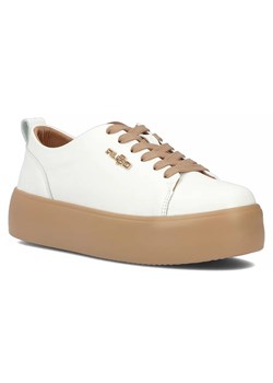 Skórzane sneakersy damskie na platformie - Filippo DP6117/24, biało-beżowe ze sklepu ulubioneobuwie w kategorii Trampki damskie - zdjęcie 170824849