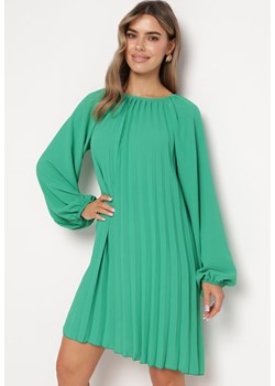 Zielona Plisowana Sukienka z Bufiastymi Rękawami Perlase ze sklepu Born2be Odzież w kategorii Sukienki - zdjęcie 170825977