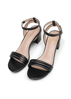 Damskie sandały z paskami na słupku czarne ze sklepu WITTCHEN w kategorii Sandały damskie - zdjęcie 170838699
