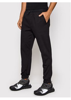 Boss Spodnie materiałowe Lamont 69 50458512 Czarny Regular Fit ze sklepu MODIVO w kategorii Spodnie męskie - zdjęcie 170848487