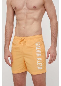 Calvin Klein szorty kąpielowe kolor pomarańczowy ze sklepu ANSWEAR.com w kategorii Kąpielówki - zdjęcie 170866815