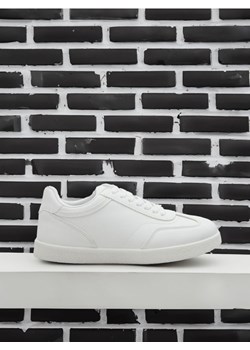 Sinsay - Sneakersy - biały ze sklepu Sinsay w kategorii Buty sportowe damskie - zdjęcie 170872837