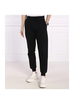 BOSS BLACK Spodnie dresowe Iconic Pants | Regular Fit ze sklepu Gomez Fashion Store w kategorii Spodnie męskie - zdjęcie 170874037