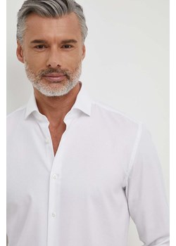 BOSS koszula męska kolor biały slim z kołnierzykiem klasycznym ze sklepu ANSWEAR.com w kategorii Koszule męskie - zdjęcie 170883939