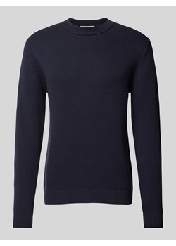 Sweter z dzianiny z okrągłym dekoltem model ‘DANE’ ze sklepu Peek&Cloppenburg  w kategorii Swetry męskie - zdjęcie 170885618