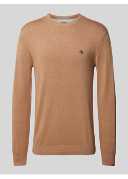 Sweter z dzianiny z wyhaftowanym logo model ‘Essentials’ ze sklepu Peek&Cloppenburg  w kategorii Swetry męskie - zdjęcie 170885665