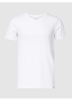 T-shirt z dekoltem w serek model ‘Long Life Cotton T-shirt’ ze sklepu Peek&Cloppenburg  w kategorii T-shirty męskie - zdjęcie 170885877