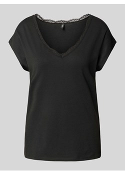 T-shirt z obszyciem koronką model ‘MOSTER’ ze sklepu Peek&Cloppenburg  w kategorii Bluzki damskie - zdjęcie 170886069