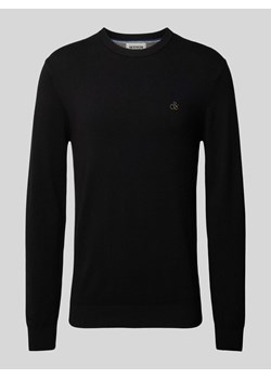 Sweter z dzianiny z wyhaftowanym logo model ‘Essentials’ ze sklepu Peek&Cloppenburg  w kategorii Swetry męskie - zdjęcie 170886146