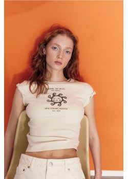 H & M - Dopasowany T-shirt - Beżowy ze sklepu H&M w kategorii Bluzki damskie - zdjęcie 170886389