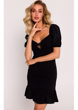 Sukienka mini z wiązaniem w dekolcie czarna M784, Kolor czarny, Rozmiar L, MOE ze sklepu Primodo w kategorii Sukienki - zdjęcie 170888216