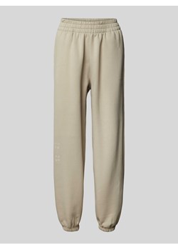 Spodnie dresowe z elastycznym ściągaczem ze sklepu Peek&Cloppenburg  w kategorii Spodnie damskie - zdjęcie 170897777