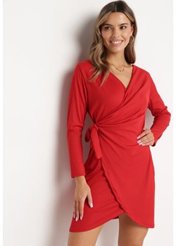 Czerwona Sukienka Kopertowa Mini Wiązana w Pasie Icona ze sklepu Born2be Odzież w kategorii Sukienki - zdjęcie 170907956