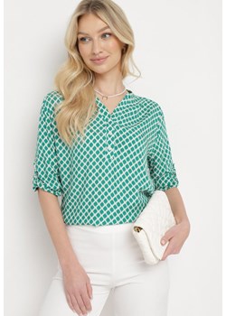 Zielona Bluzka Koszulowa z Wiskozy w Mozaikowy Wzór Aalius ze sklepu Born2be Odzież w kategorii Bluzki damskie - zdjęcie 170908007