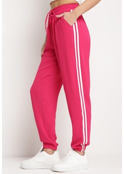 Różowe Spodnie Dresowe Joggery z Lampasami Fraxina ze sklepu Born2be Odzież w kategorii Spodnie damskie - zdjęcie 170908157