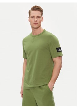 Calvin Klein Jeans T-Shirt J30J323484 Zielony Regular Fit ze sklepu MODIVO w kategorii T-shirty męskie - zdjęcie 170911268