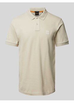 Koszulka polo o kroju slim fit z naszywką z logo model ‘Passenger’ ze sklepu Peek&Cloppenburg  w kategorii T-shirty męskie - zdjęcie 170913665