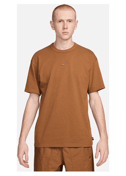 T-shirt męski Nike Sportswear Premium Essentials - Brązowy ze sklepu Nike poland w kategorii T-shirty męskie - zdjęcie 170914079