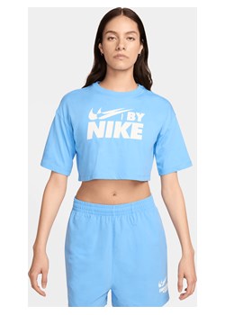 T-shirt damski o krótkim kroju Nike Sportswear - Niebieski ze sklepu Nike poland w kategorii Bluzki damskie - zdjęcie 170914516