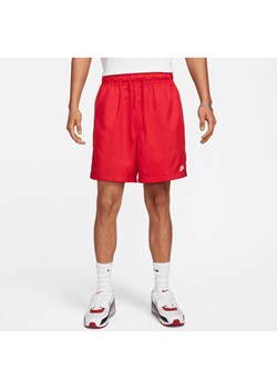Męskie swobodne spodenki z tkaniny Nike Club - Czerwony ze sklepu Nike poland w kategorii Spodenki męskie - zdjęcie 170914607