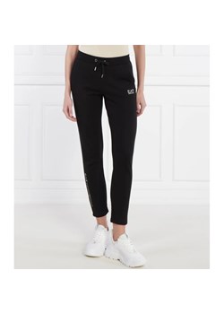 EA7 Spodnie dresowe | Regular Fit ze sklepu Gomez Fashion Store w kategorii Spodnie damskie - zdjęcie 170920035