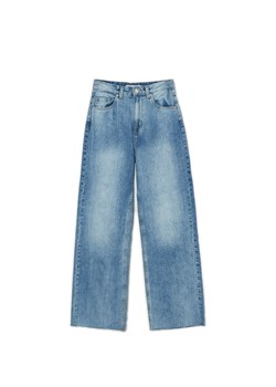 Cropp - Jeansy wide leg PETITE - niebieski ze sklepu Cropp w kategorii Jeansy damskie - zdjęcie 170921737