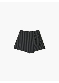 Cropp - Czarne spódnico-szorty w prążki - czarny ze sklepu Cropp w kategorii Szorty - zdjęcie 170921817