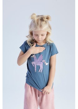 Niebieska koszulka dla dziewczynki z jednorożcem ze sklepu 5.10.15 w kategorii Bluzki dziewczęce - zdjęcie 170924665