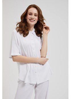 Wiskozowa koszula z kołnierzykiem biała ze sklepu Moodo.pl w kategorii Koszule damskie - zdjęcie 170930539