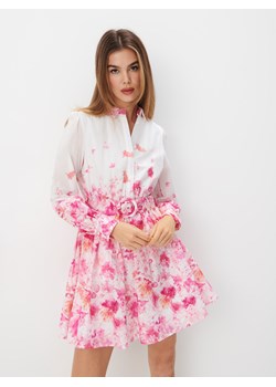 Mohito - Koszulowa sukienka mini w kwiaty - pastelowy różowy ze sklepu Mohito w kategorii Sukienki - zdjęcie 170940097