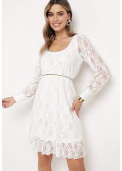 Biała Sukienka Koronkowa o Rozkloszowanym Fasonie z Lekką Falbanką Galadrra ze sklepu Born2be Odzież w kategorii Sukienki - zdjęcie 170944457