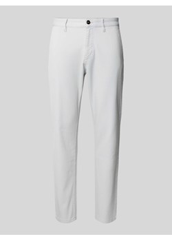 Chinosy o kroju tapered fit z kieszeniami z tyłu ze sklepu Peek&Cloppenburg  w kategorii Spodnie męskie - zdjęcie 170947349