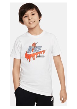 T-shirt dla dużych dzieci Nike Sportswear - Biel ze sklepu Nike poland w kategorii T-shirty chłopięce - zdjęcie 170947388