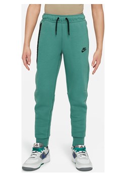 Spodnie dla dużych dzieci (chłopców) Nike Sportswear Tech Fleece - Zieleń ze sklepu Nike poland w kategorii Spodnie chłopięce - zdjęcie 170947666