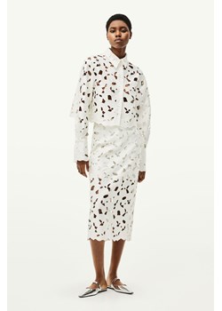 H & M - Satynowa spódnica z haftem angielskim - Biały ze sklepu H&M w kategorii Spódnice - zdjęcie 170948647