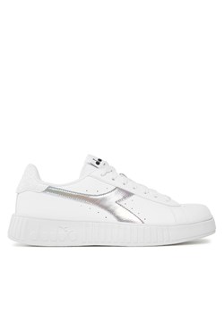 Sneakersy Diadora Step P Shimmer 101.179556-C0516 White / Silver ze sklepu eobuwie.pl w kategorii Buty sportowe damskie - zdjęcie 170961855