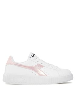 Sneakersy Diadora Step P Shimmer 101.179556-C8016 White / Peach Melba ze sklepu eobuwie.pl w kategorii Buty sportowe damskie - zdjęcie 170963685