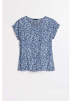 Damska koszulka z krótkim rękawem w niebieskie kwiatki ze sklepu 5.10.15 w kategorii Bluzki damskie - zdjęcie 170964115
