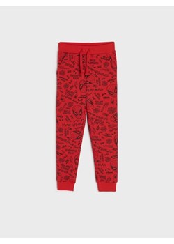Sinsay - Spodnie dresowe jogger Spiderman - czerwony ze sklepu Sinsay w kategorii Spodnie chłopięce - zdjęcie 170977829