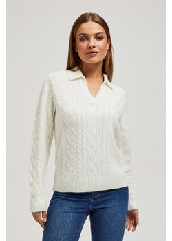 Kremowy sweter damski z warkoczowym splotem ze sklepu 5.10.15 w kategorii Swetry damskie - zdjęcie 171001277