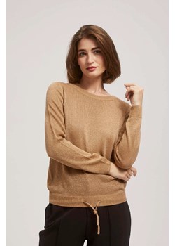 Beżowy damski sweter z wiązaniem i metaliczną nitką ze sklepu 5.10.15 w kategorii Swetry damskie - zdjęcie 171001316